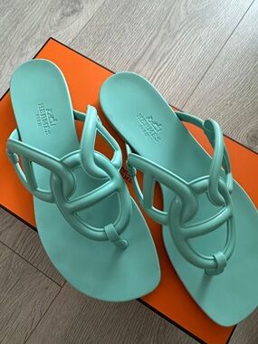 Hermès Egerie Sandals Vert Embrun Rubber Slide Sandals